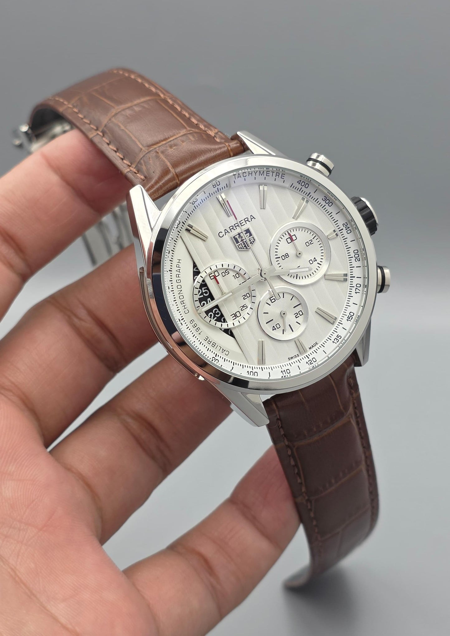 Luxury Steel Chronograph Watch – Elegant Edition