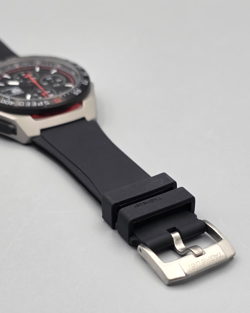 Luxury Sport Chronograph Watch – Black & Red Edition