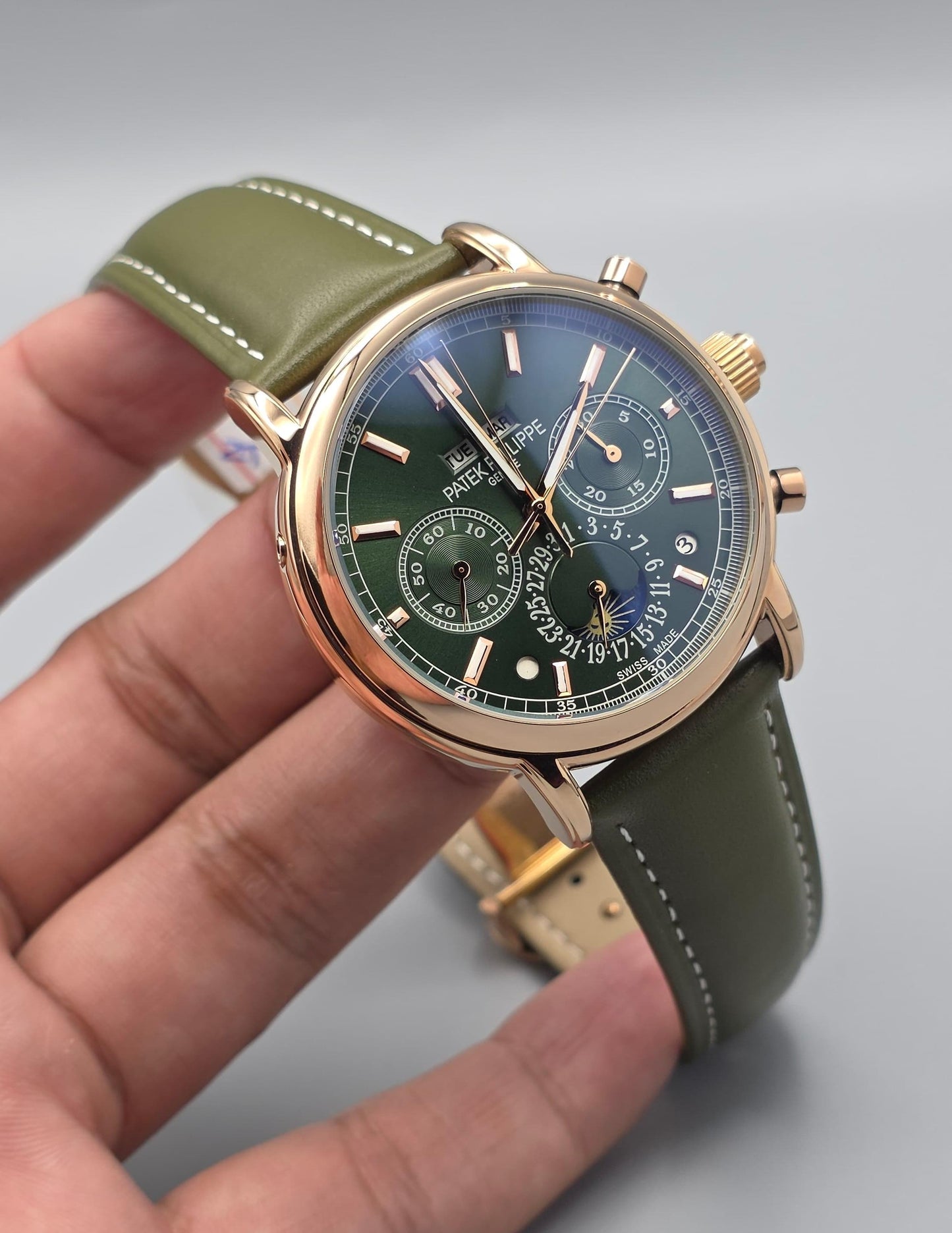 Luxury Green Calendar – Heritage Edition
