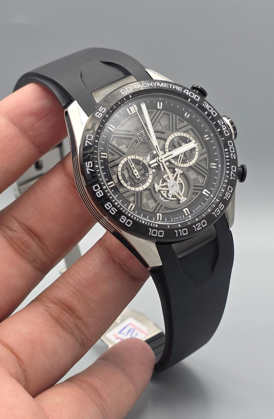 Luxury Chronograph Watch – Silver Edition