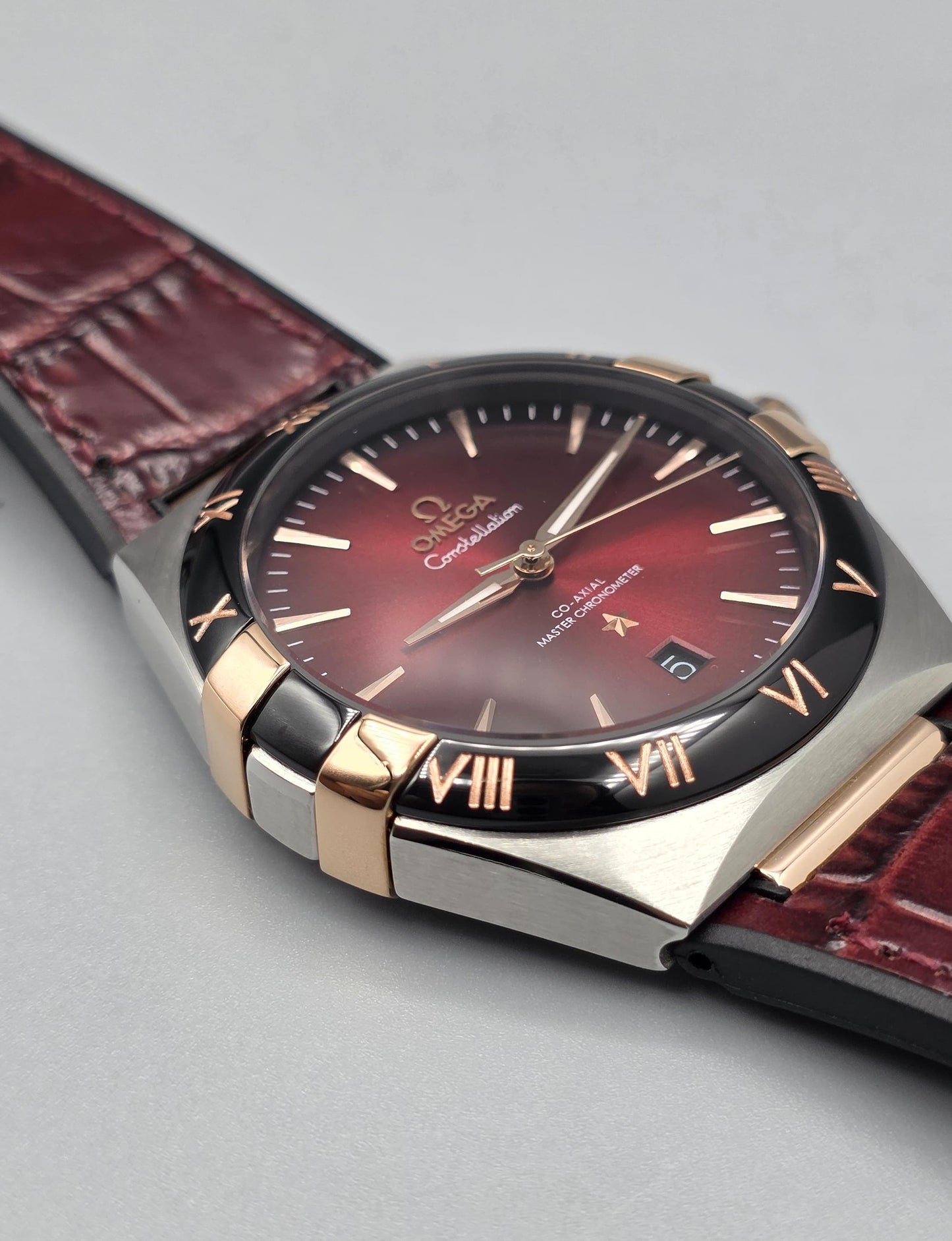 Luxury Silver & Rose Gold Watch – Black Bezel, Rubber Strap
