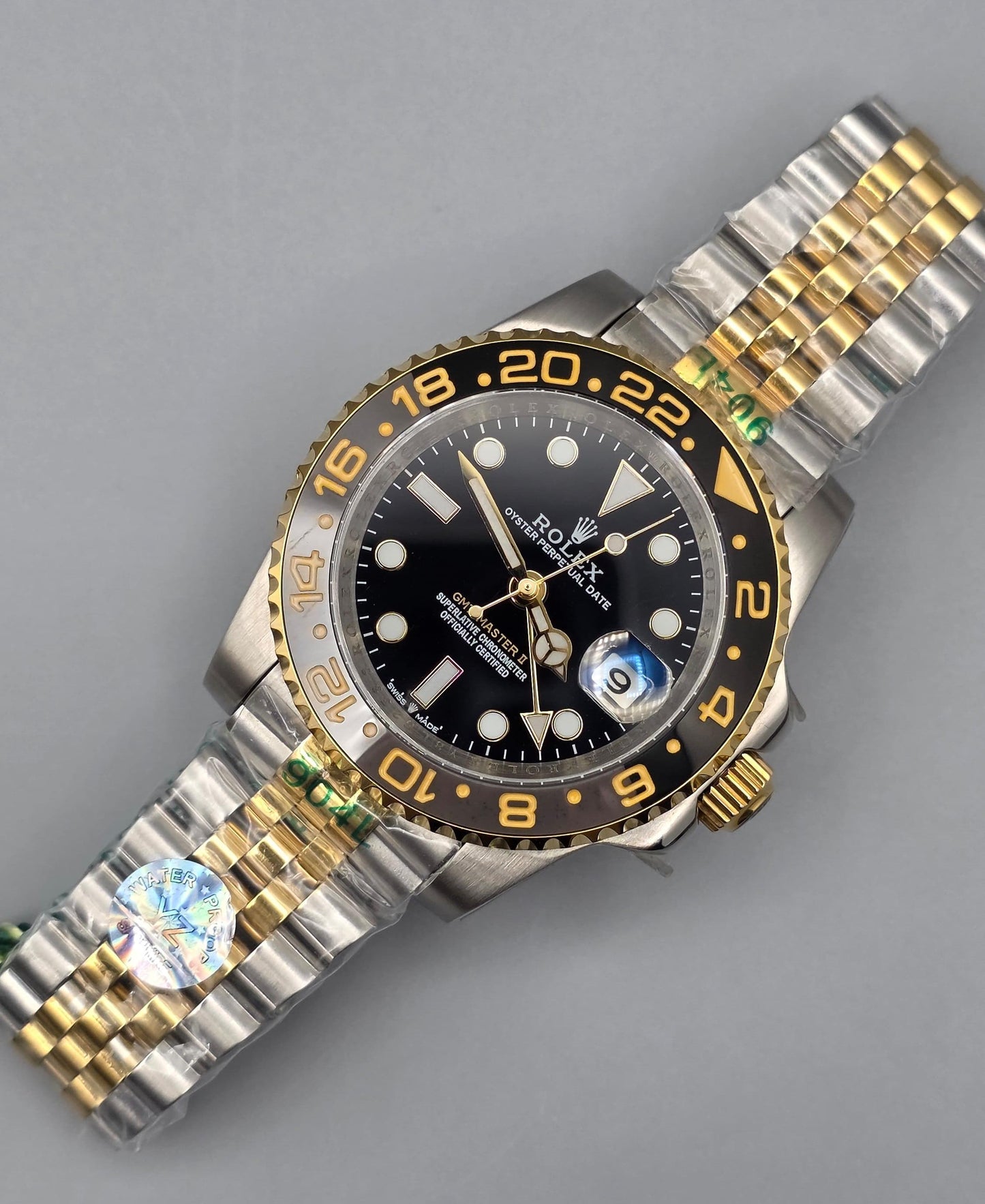 Luxury GMT Automatic – Two Tone Black Gold Edition