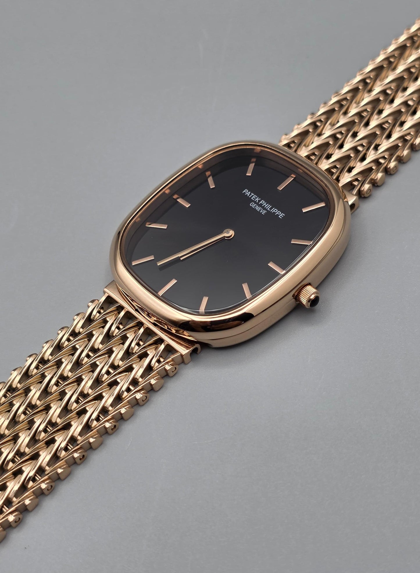 Luxury Dress Watch – Golden Ellipse Rose Gold Black Dial Chain Edition