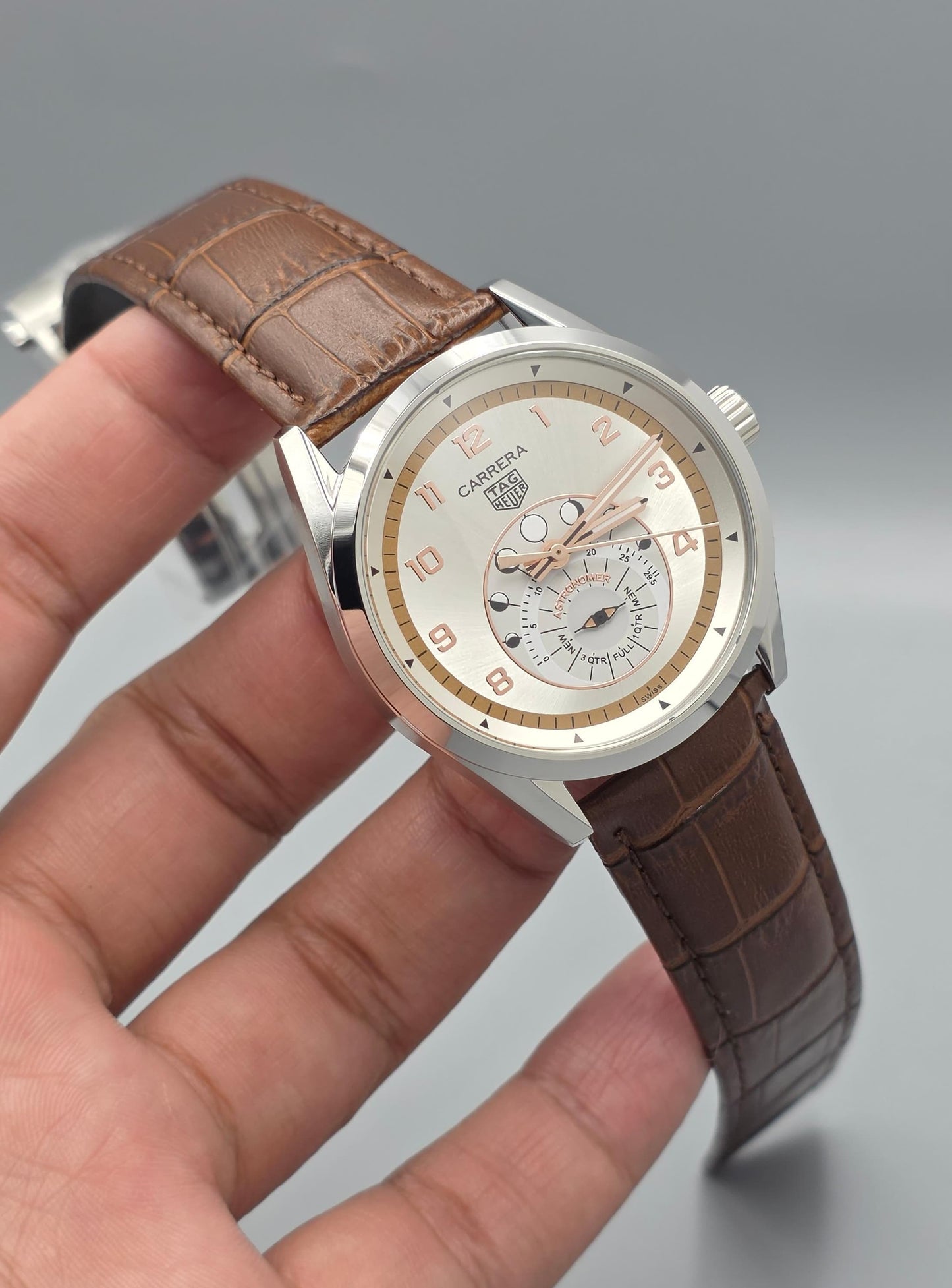 Luxury Classic Leather Watch – Cream Dial Edition
