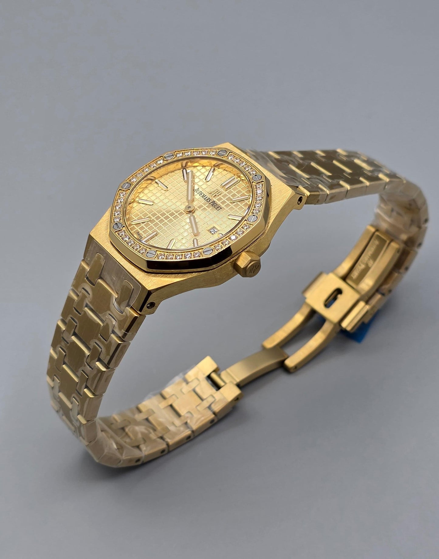 Luxury Full Gold Diamond Bezel Gold Dial Ladies Watch