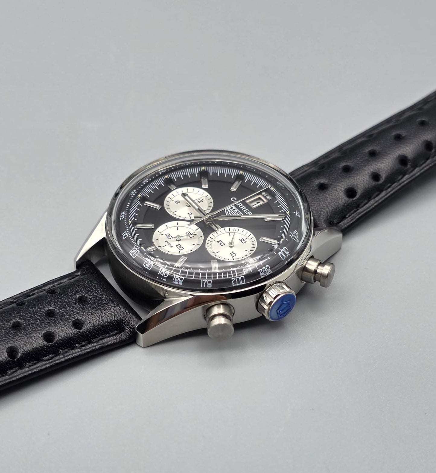 Luxury Chronograph Watch – Black Dial with Black Leather Strap