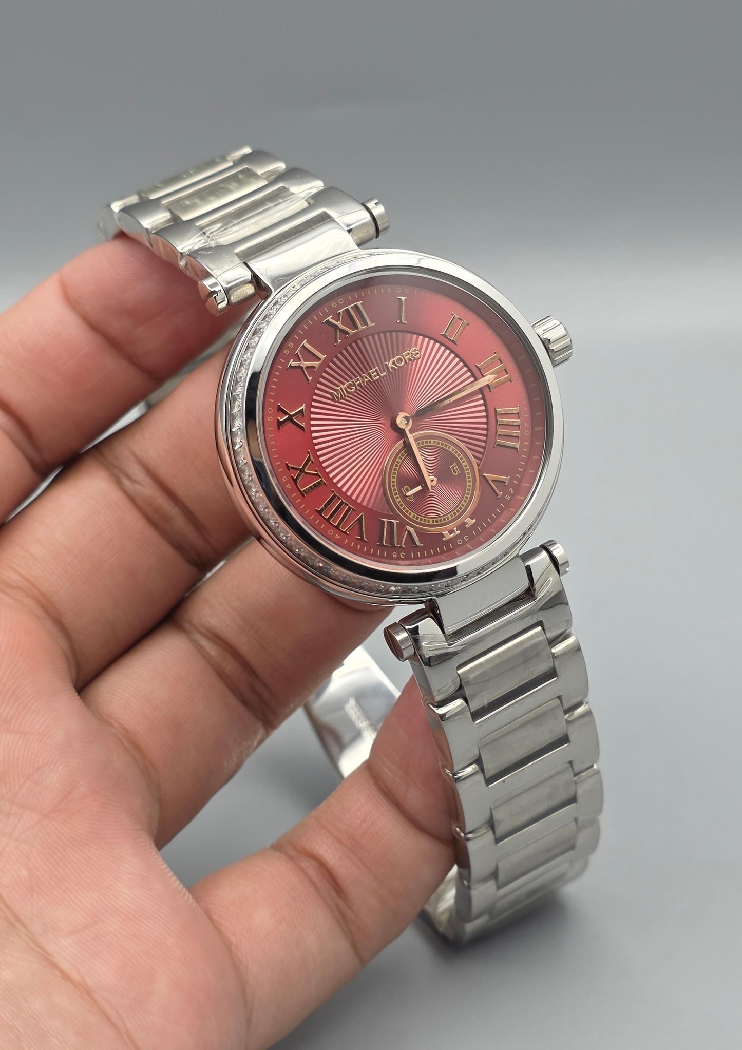 Luxury Silver Fashion Watch – Crystal Edition