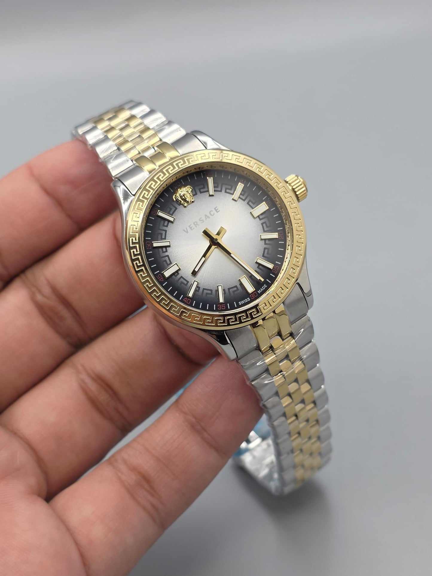Luxury Two-Tone Silver Dial – Classic Edition