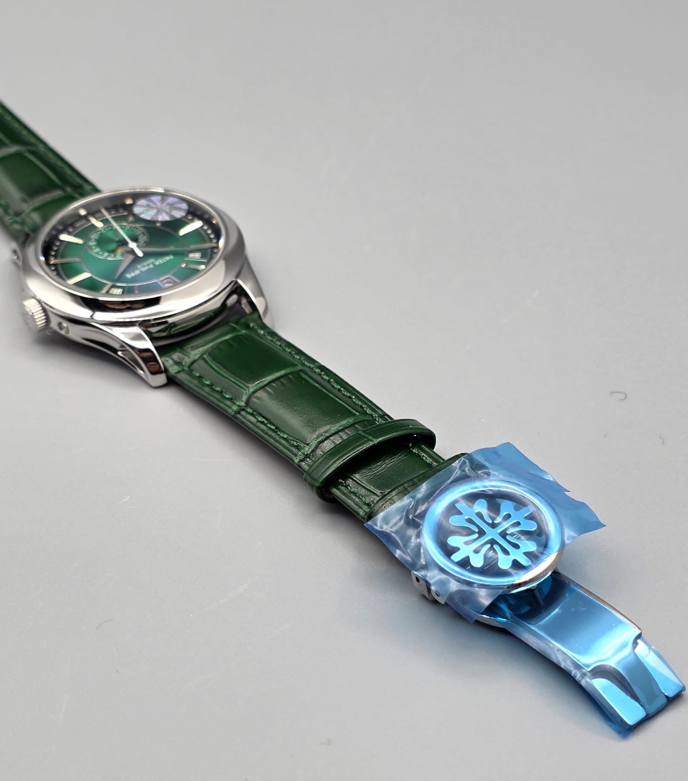 Luxury Multi-Function Automatic Watch – Green Gradient Edition