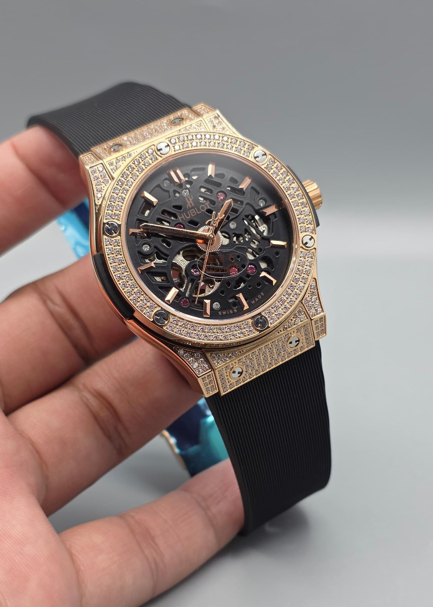 Luxury Skeleton Diamond Watch – Rose Gold Edition
