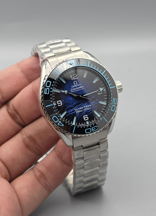 Premium Stainless Steel Deep Blue Ocean Pattern Automatic Diver Luxury Watch