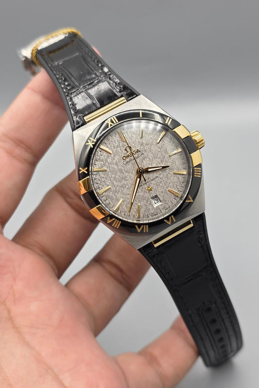 Luxury Silver & Gold Watch – Black Bezel, Rubber Strap