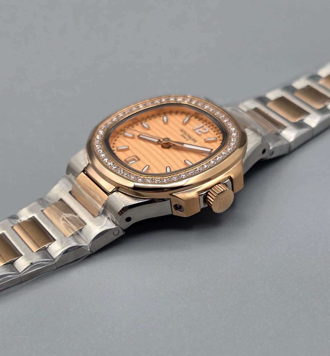 Luxury Ladies Watch – Silver & Rose Gold, Zarcoon Bezel, 32mm