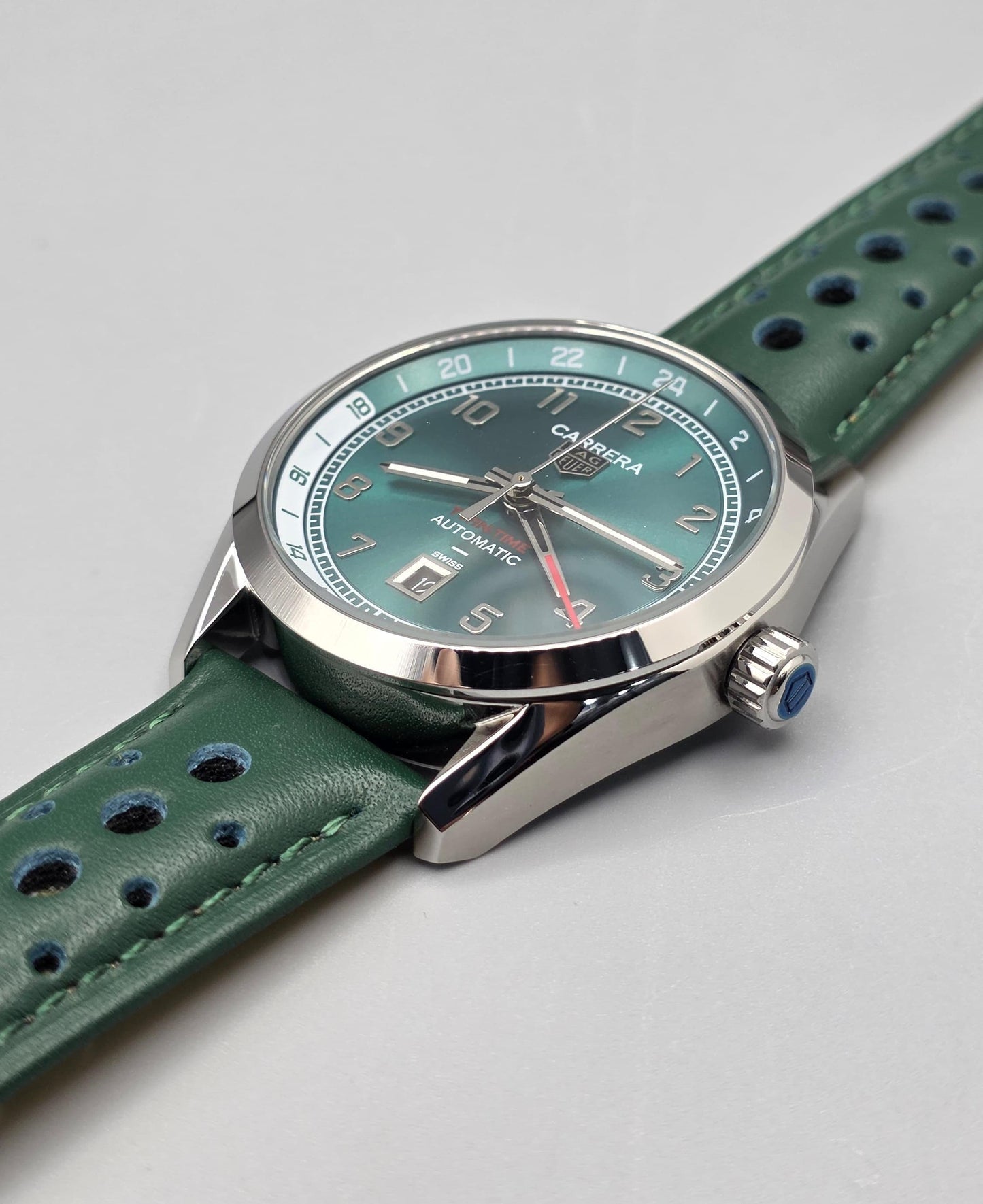 Luxury Automatic G.M.T Watch – Green Dial Edition