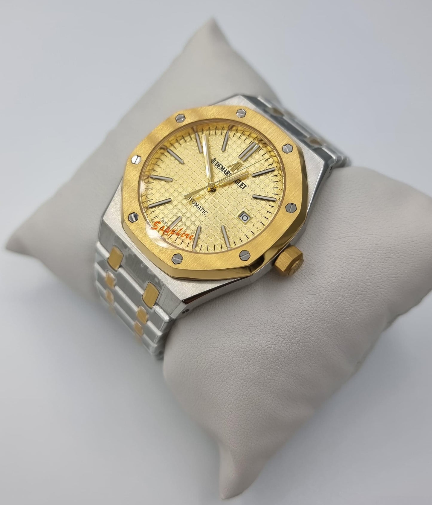 High Quality Luxury Branded Watch - Gold & Silver