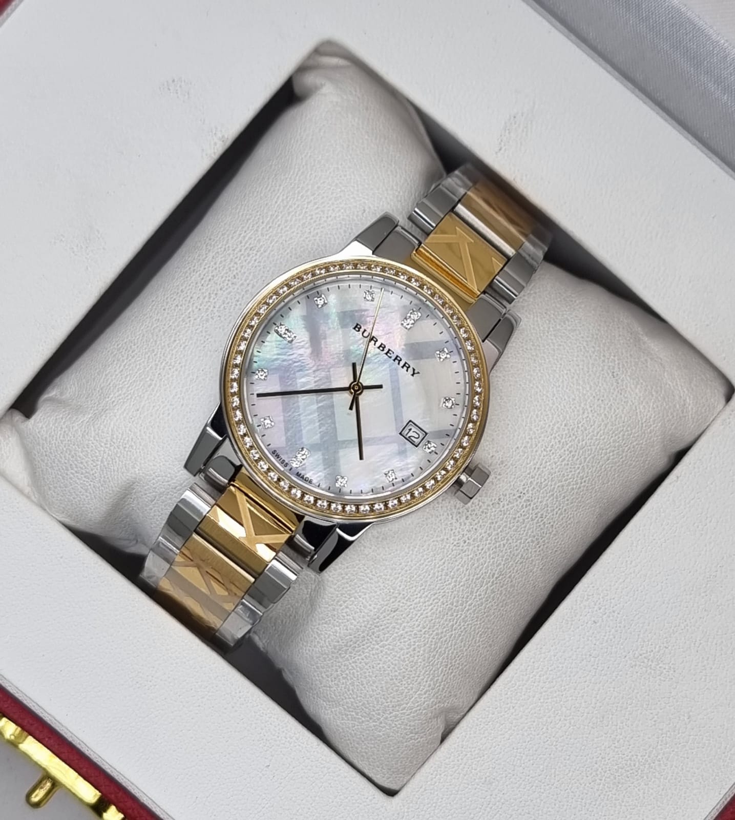 High Quality Luxury Branded Watch - Gold & Silver
