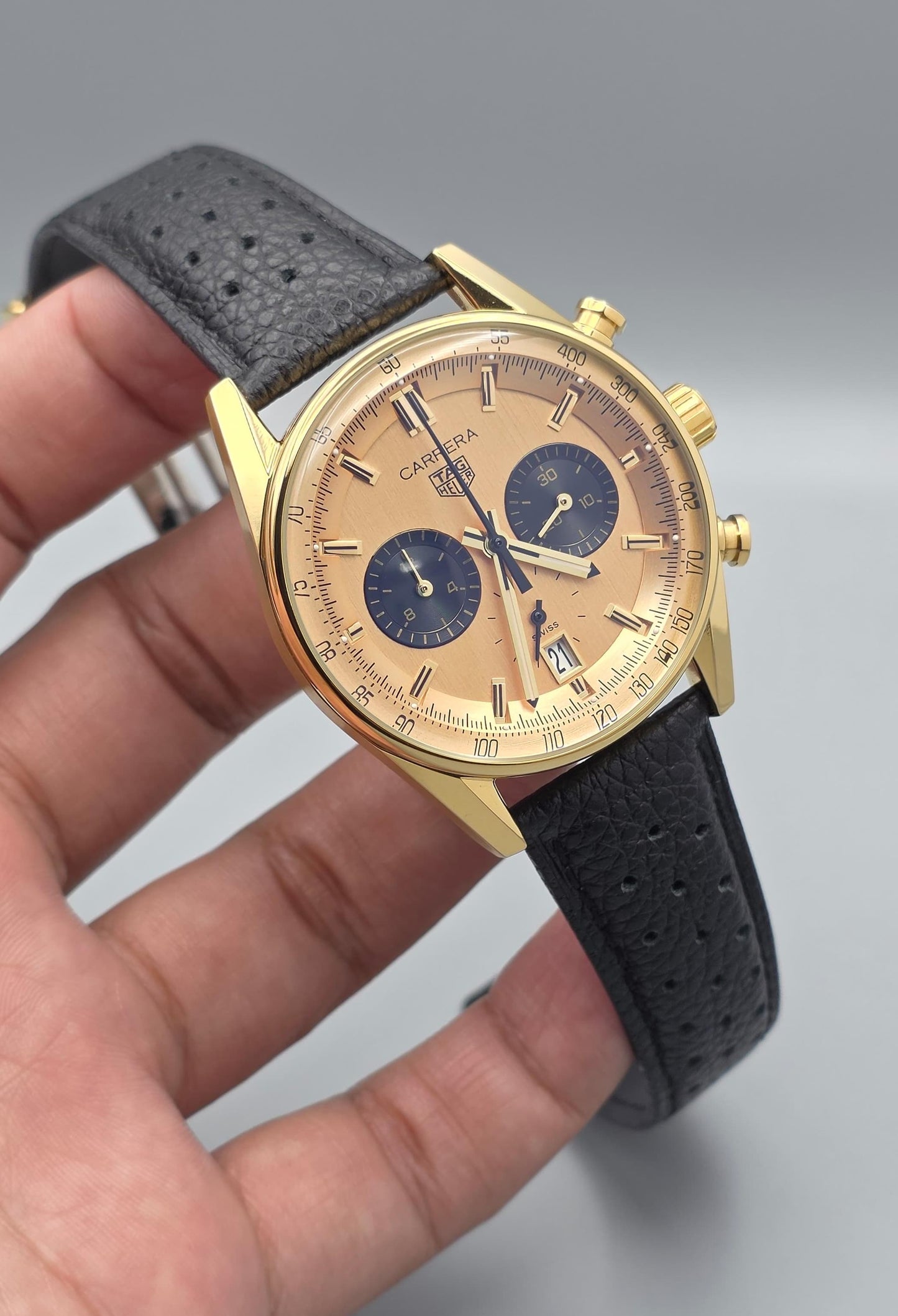 Luxury Classic Chronograph Watch – Gold Dial Edition