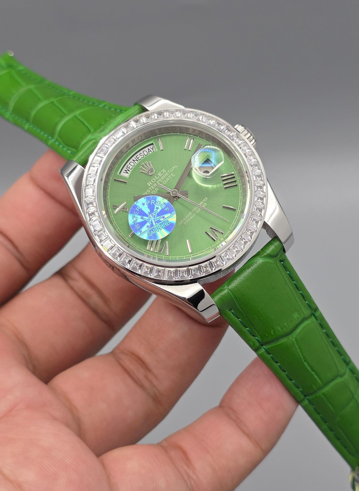 Luxury Leather Strap Watch – Zarcon Bezel, Day & Date