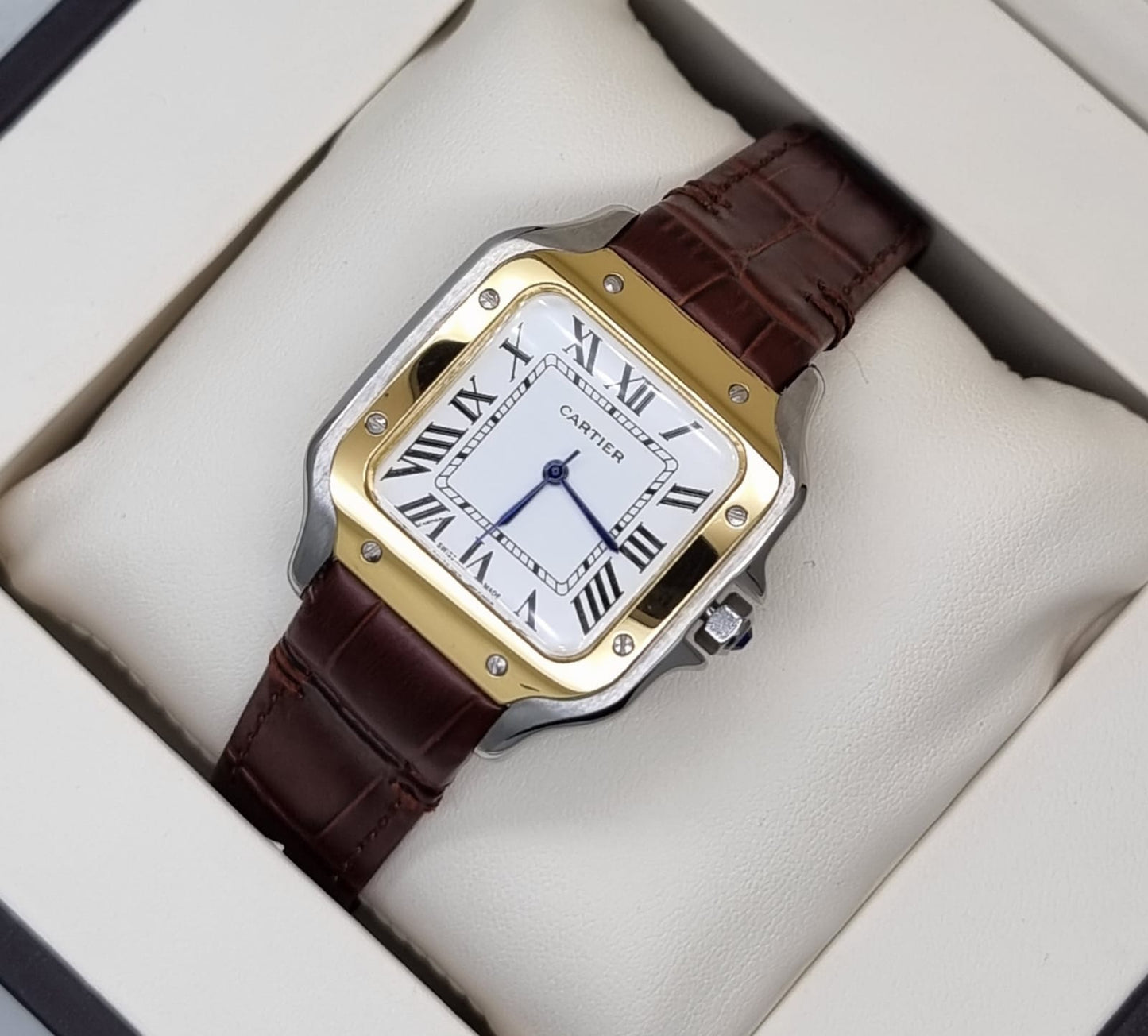 High Quality Luxury Branded Watch - Gold & Silver