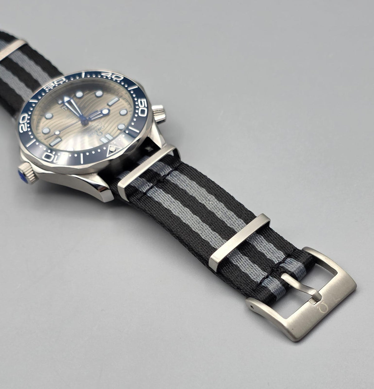 Premium Stainless Steel Grey Wave Dial Luxury Automatic Watch