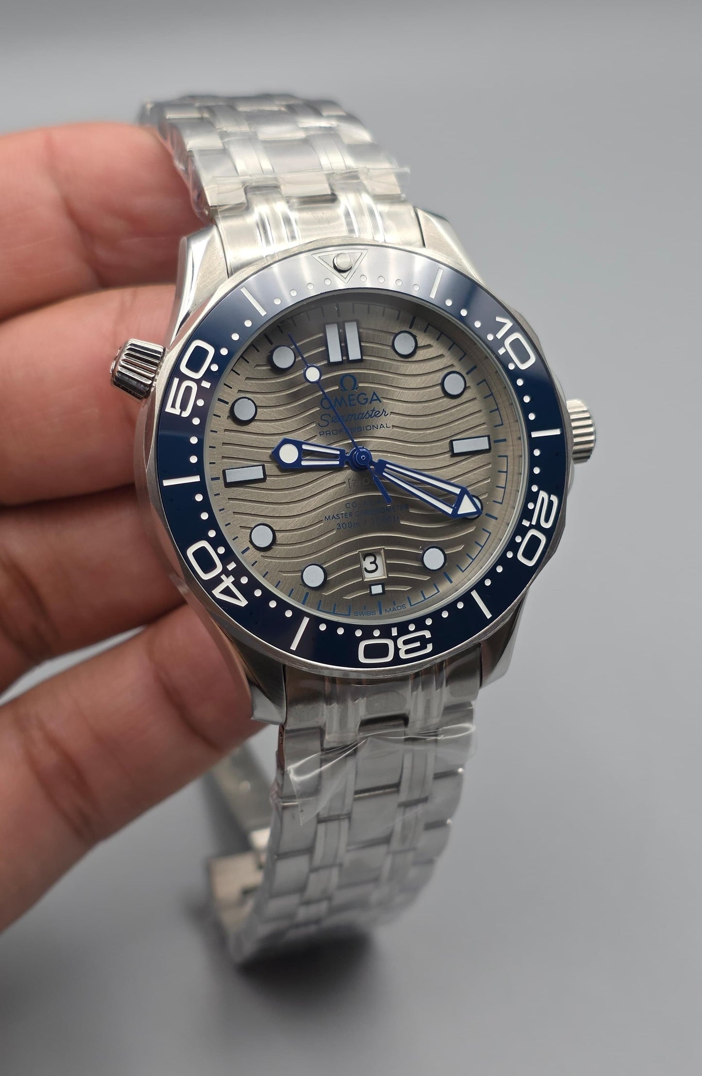 Luxury Grey Blue Diver Automatic – Steel Edition