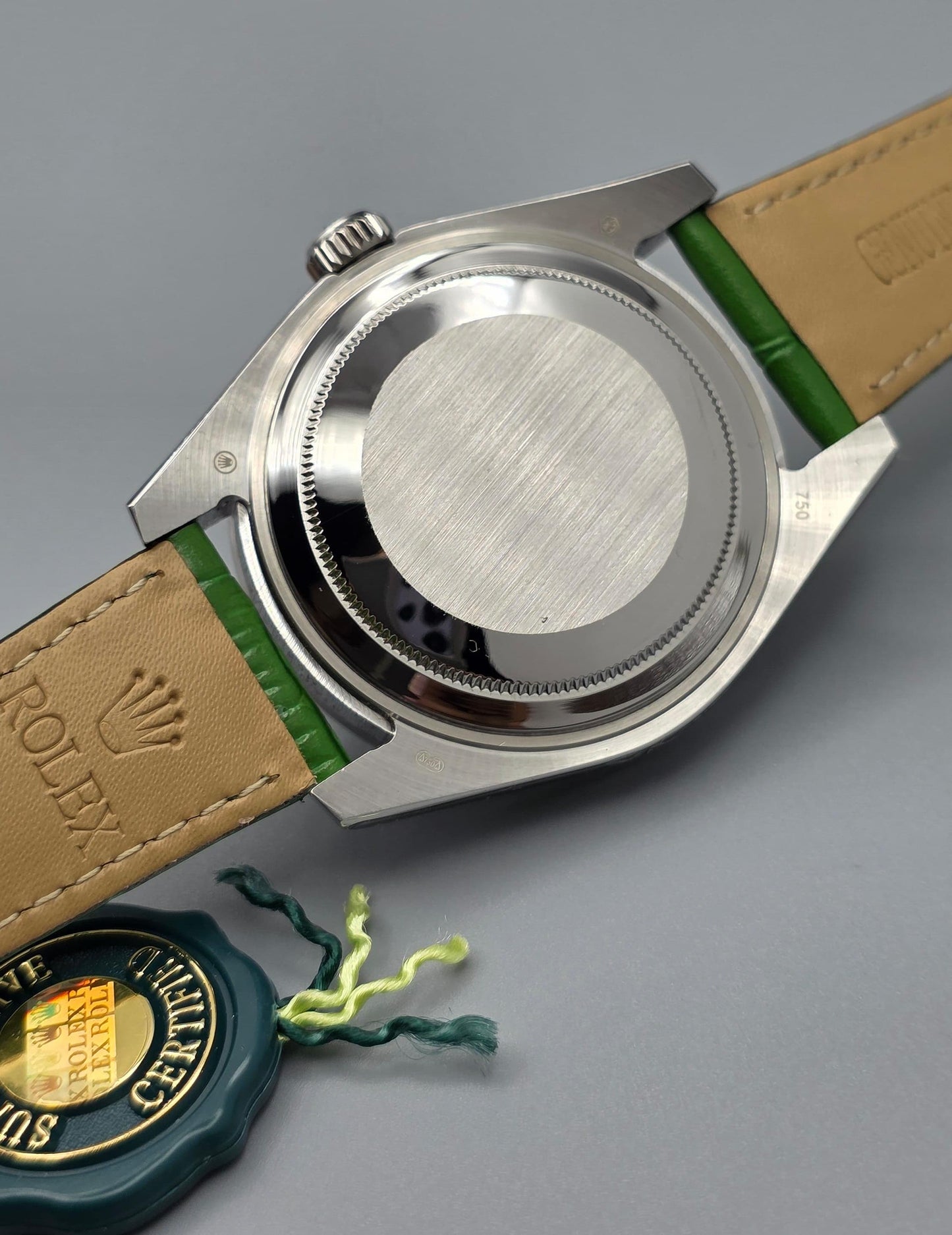 Luxury Leather Strap Watch – Zarcon Bezel, Day & Date