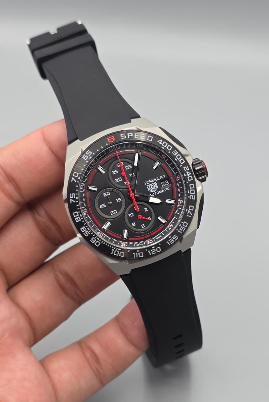 Luxury Sport Chronograph Watch – Black & Red Edition