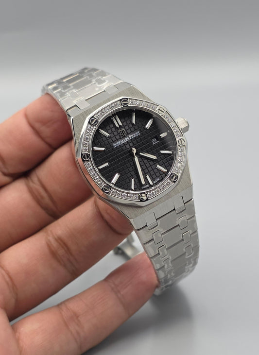 Luxury Diamond Bezel Black Dial Ladies Watch