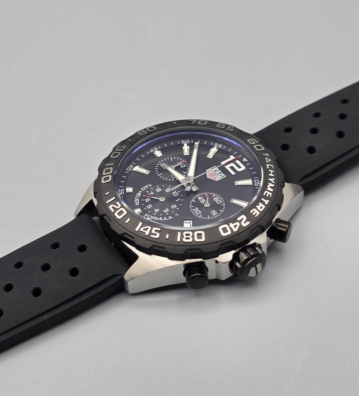Luxury Sport Chronograph Watch – Black Dial with Black Rubber Strap