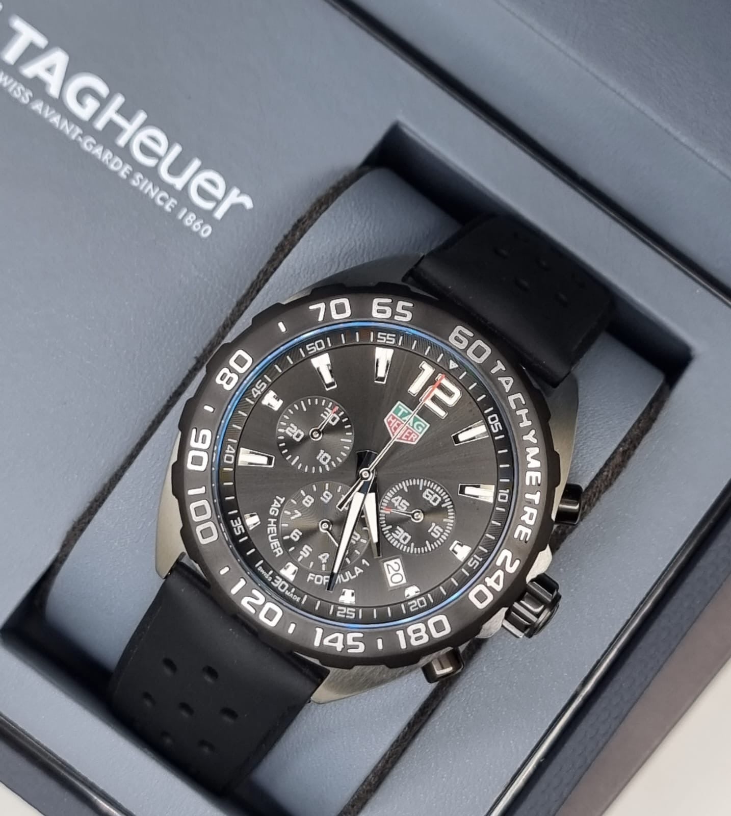 Luxury Sport Chronograph Watch – Black Dial with Black Rubber Strap