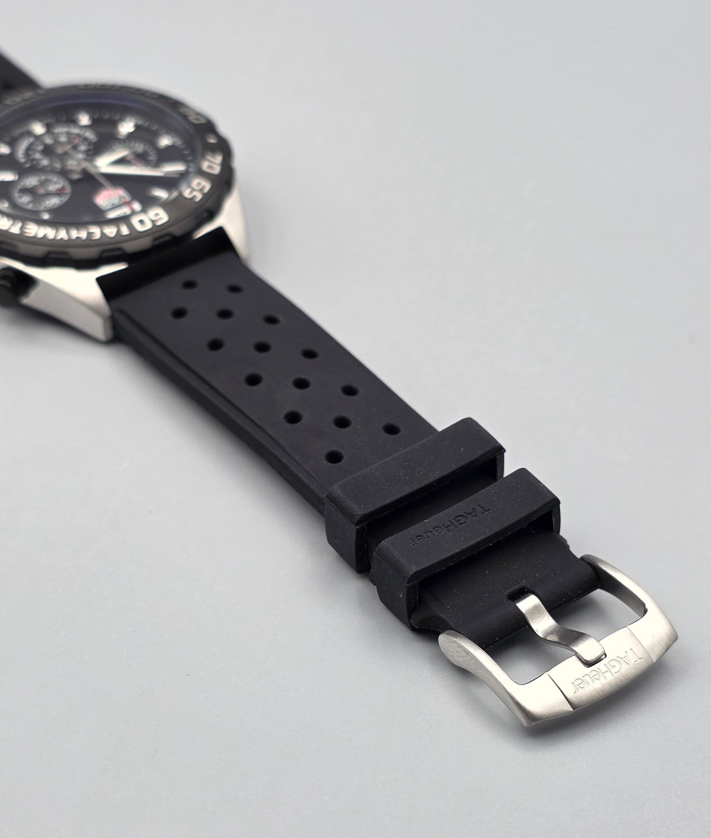 Luxury Sport Chronograph Watch – Black Dial with Black Rubber Strap
