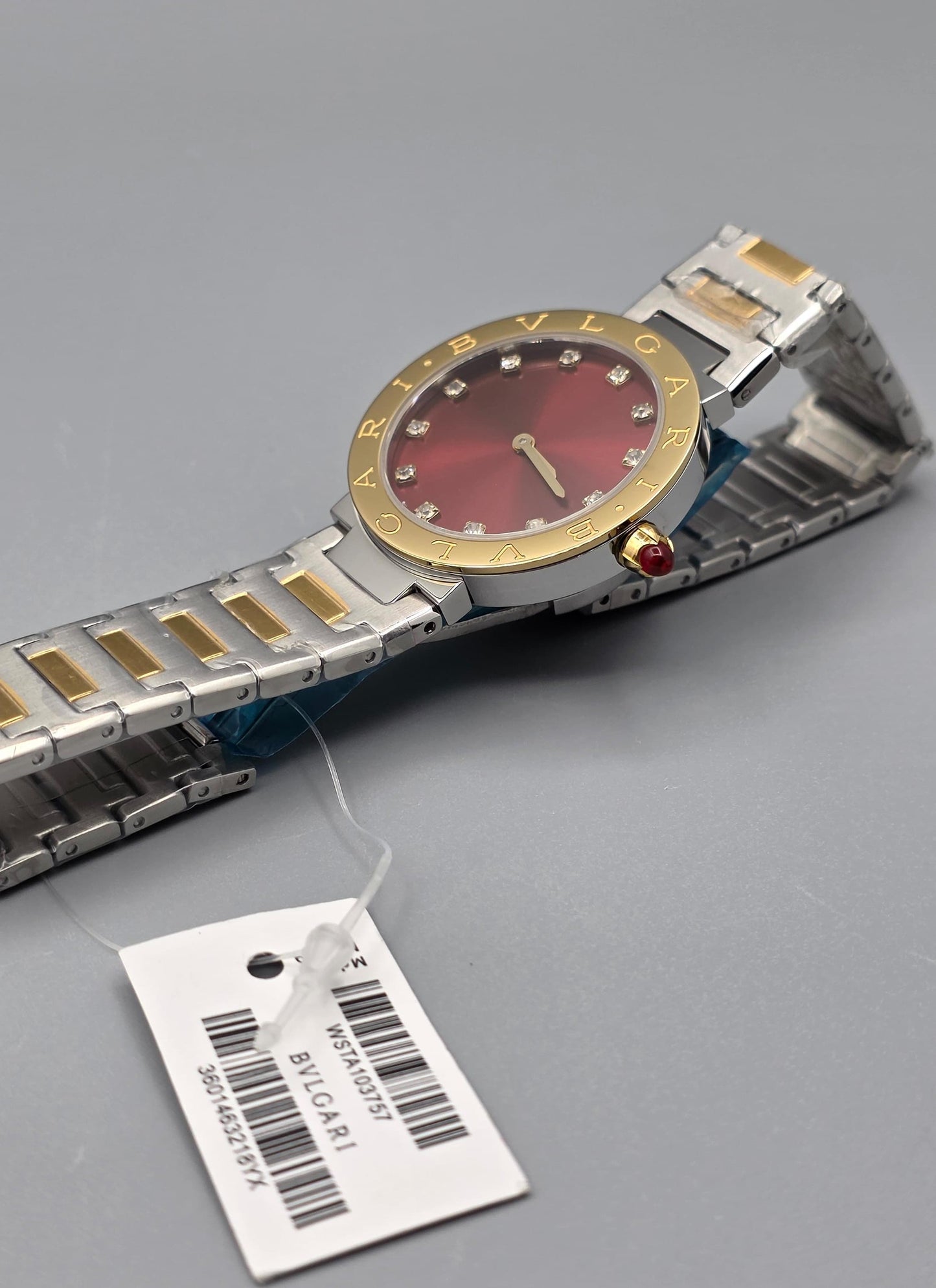 Luxury Two-Tone Ladies Watch – Red Dial Edition
