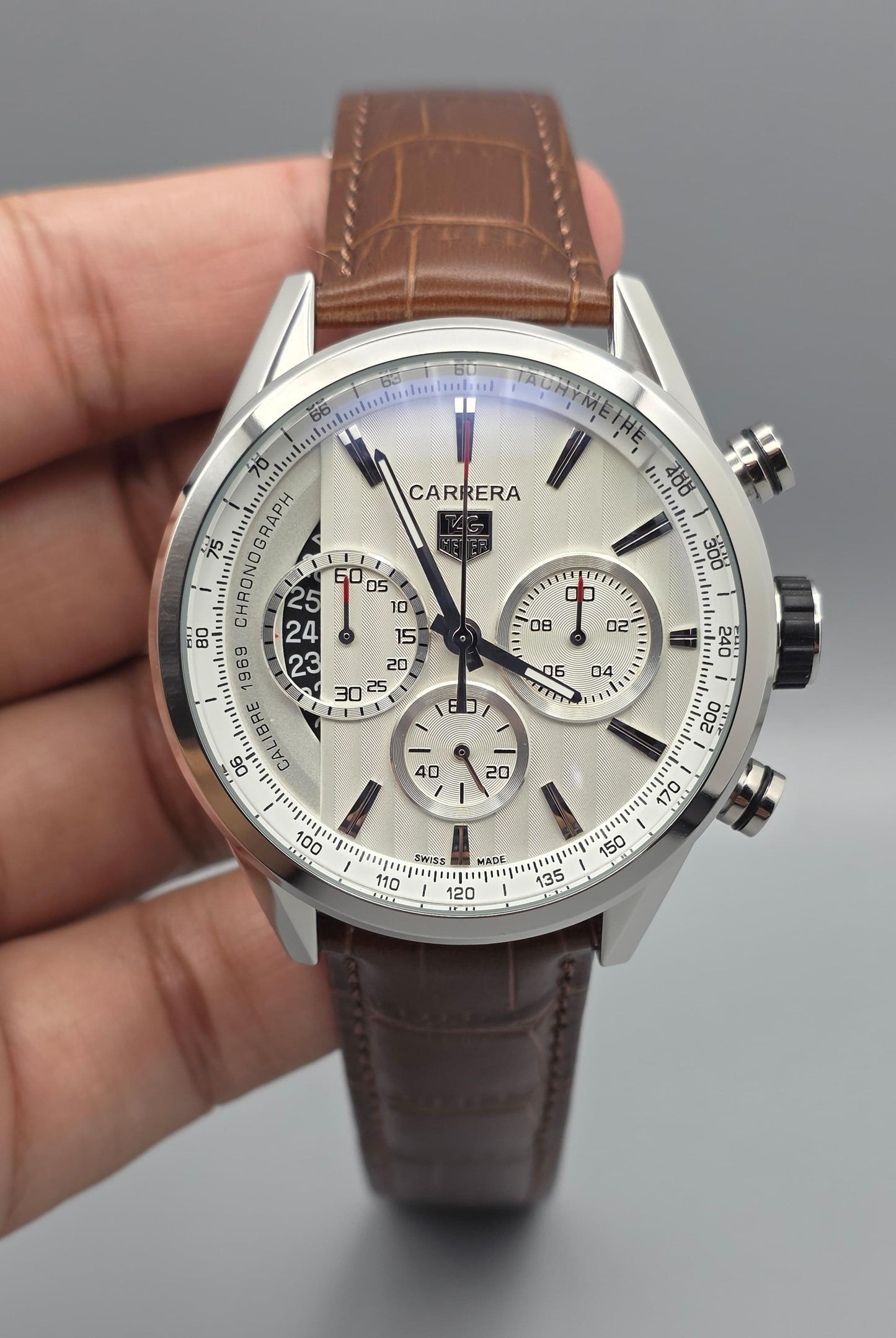 Luxury Steel Chronograph Watch – Elegant Edition
