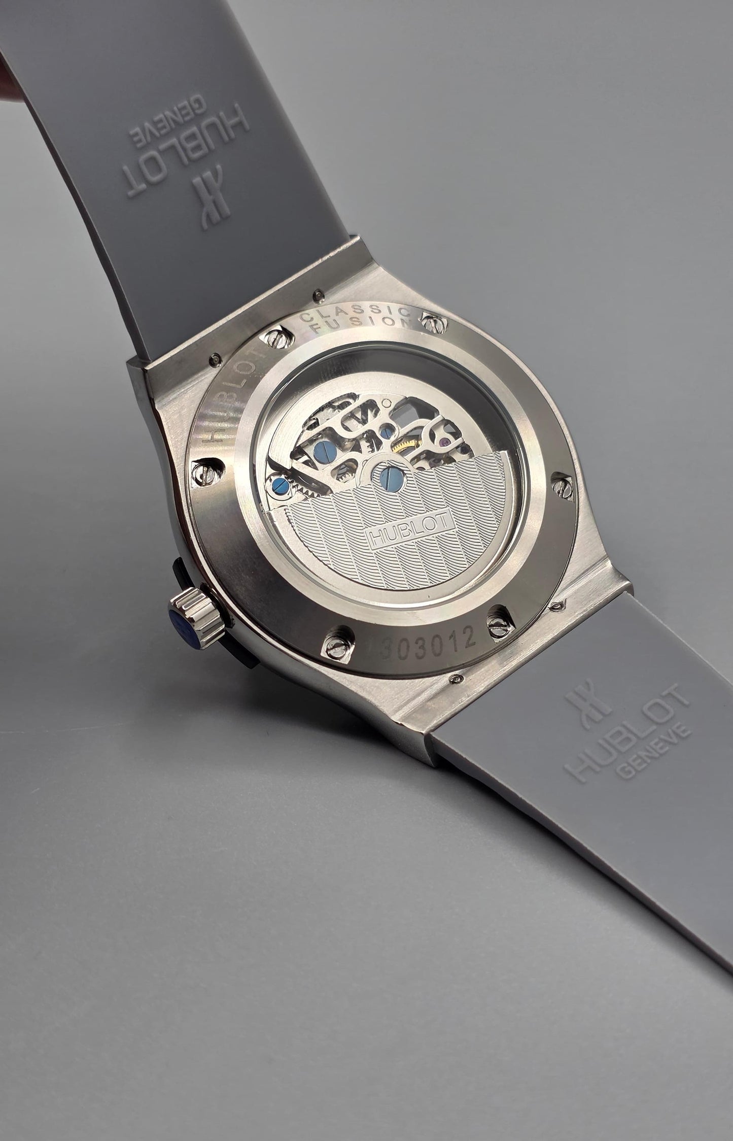 Luxury Skeleton Diamond Watch – Silver Gray Edition