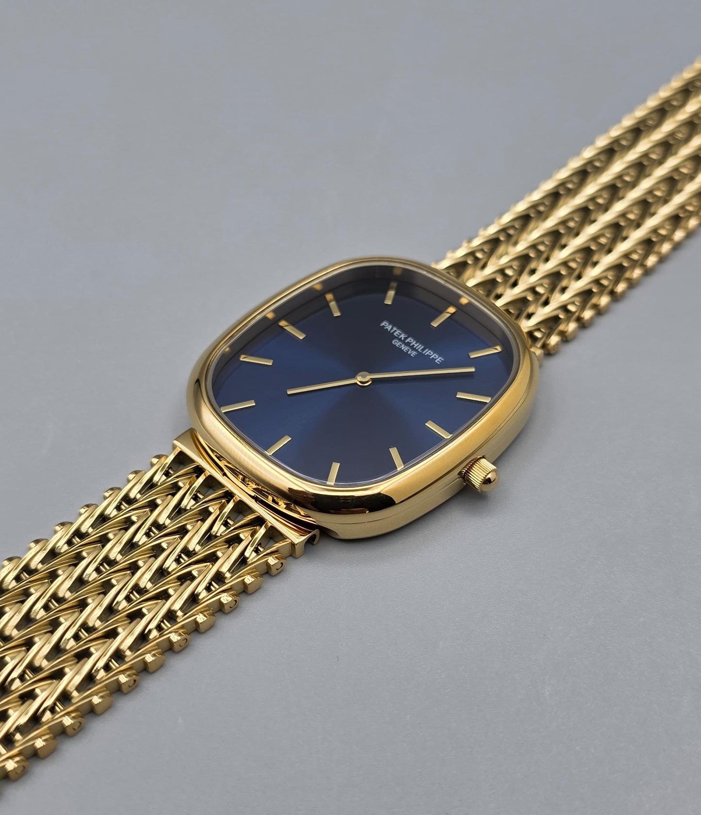Luxury Dress Watch – Golden Ellipse Gold Blue Dial Edition