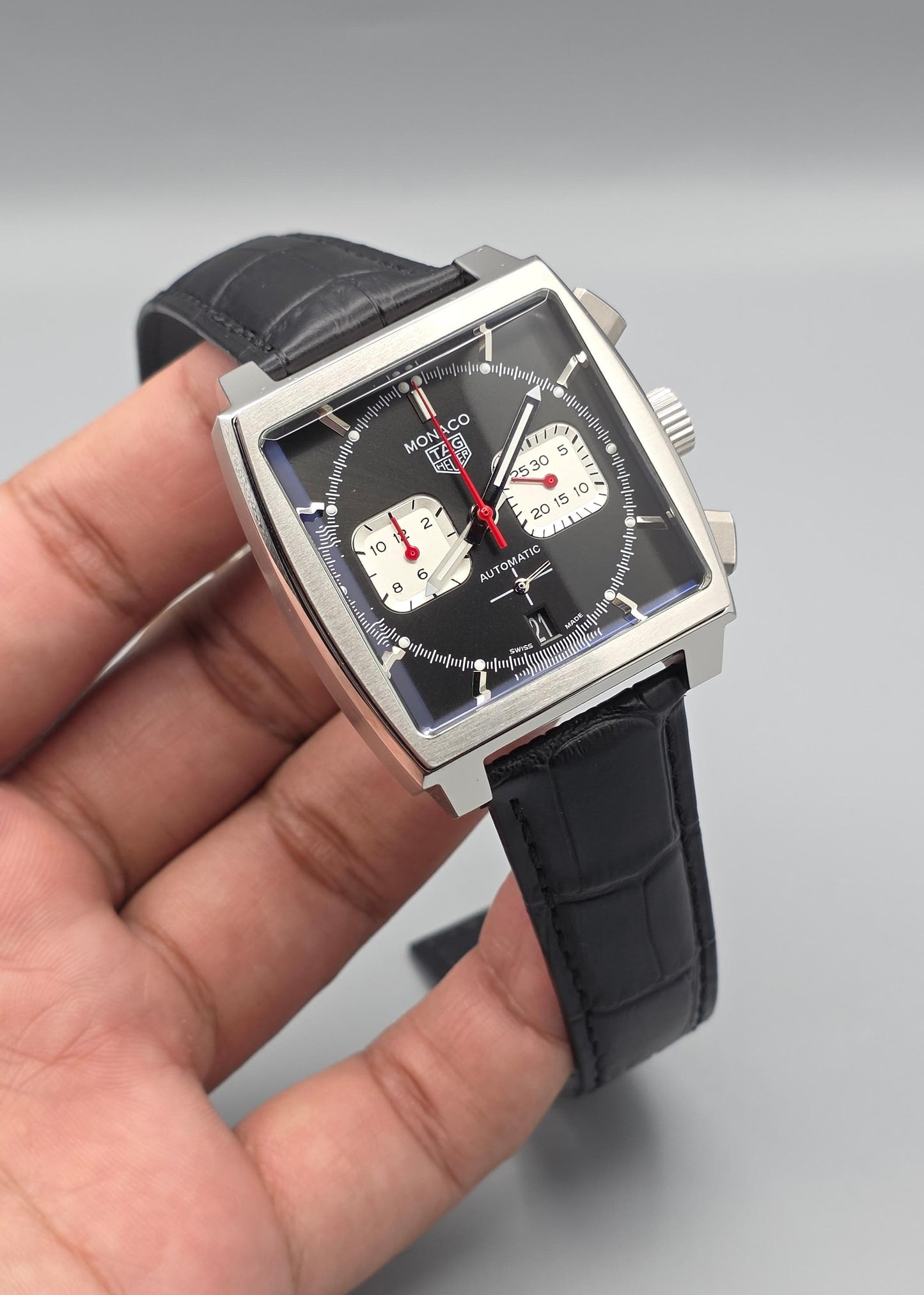 Luxury Square Chronograph Watch – Black Dial Edition