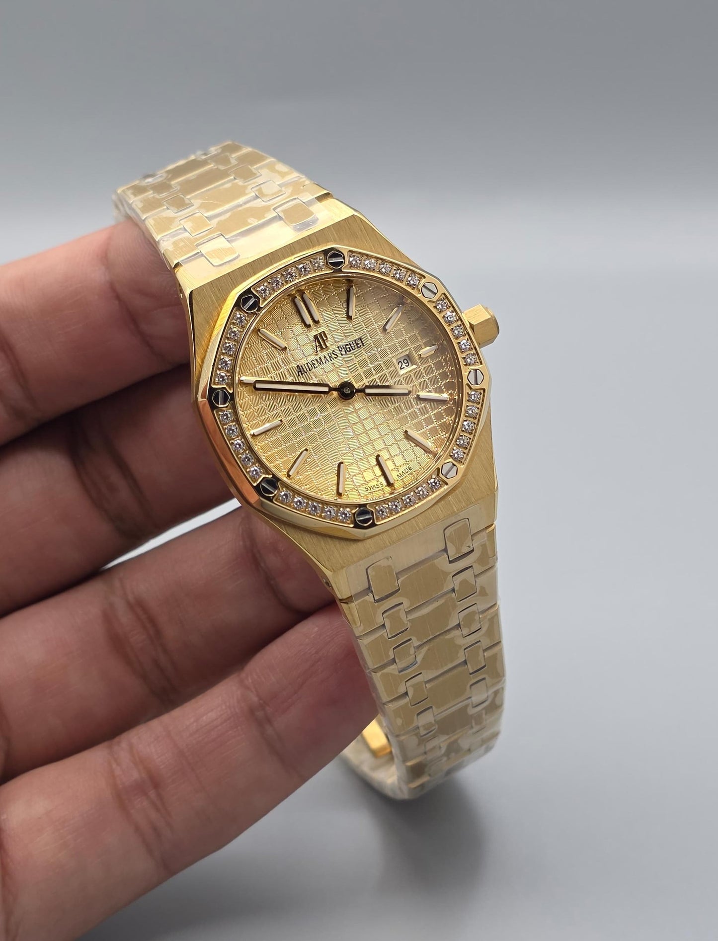 Luxury Full Gold Diamond Bezel Gold Dial Ladies Watch