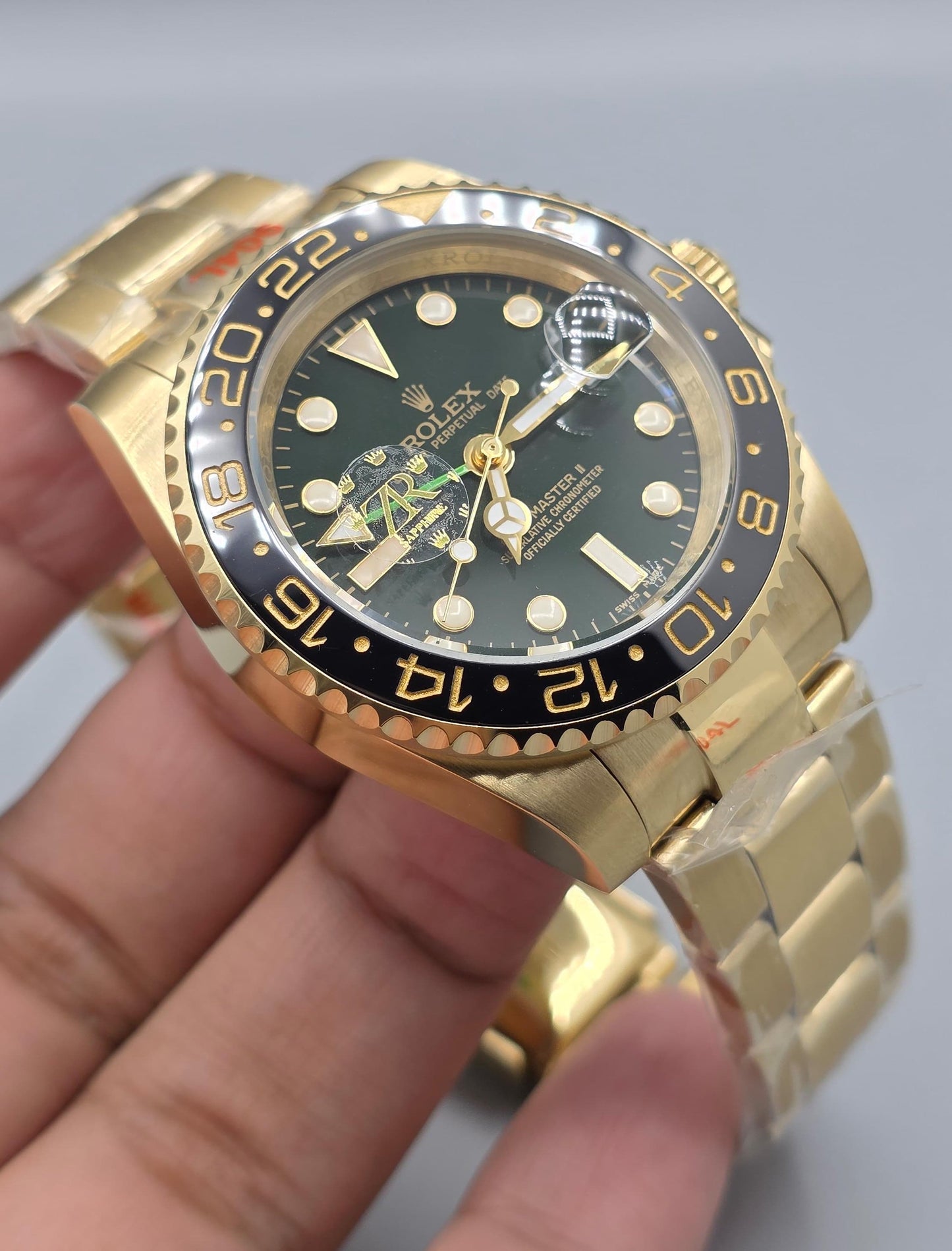 High Quality Luxury Branded Watch - Gold G.M.T
