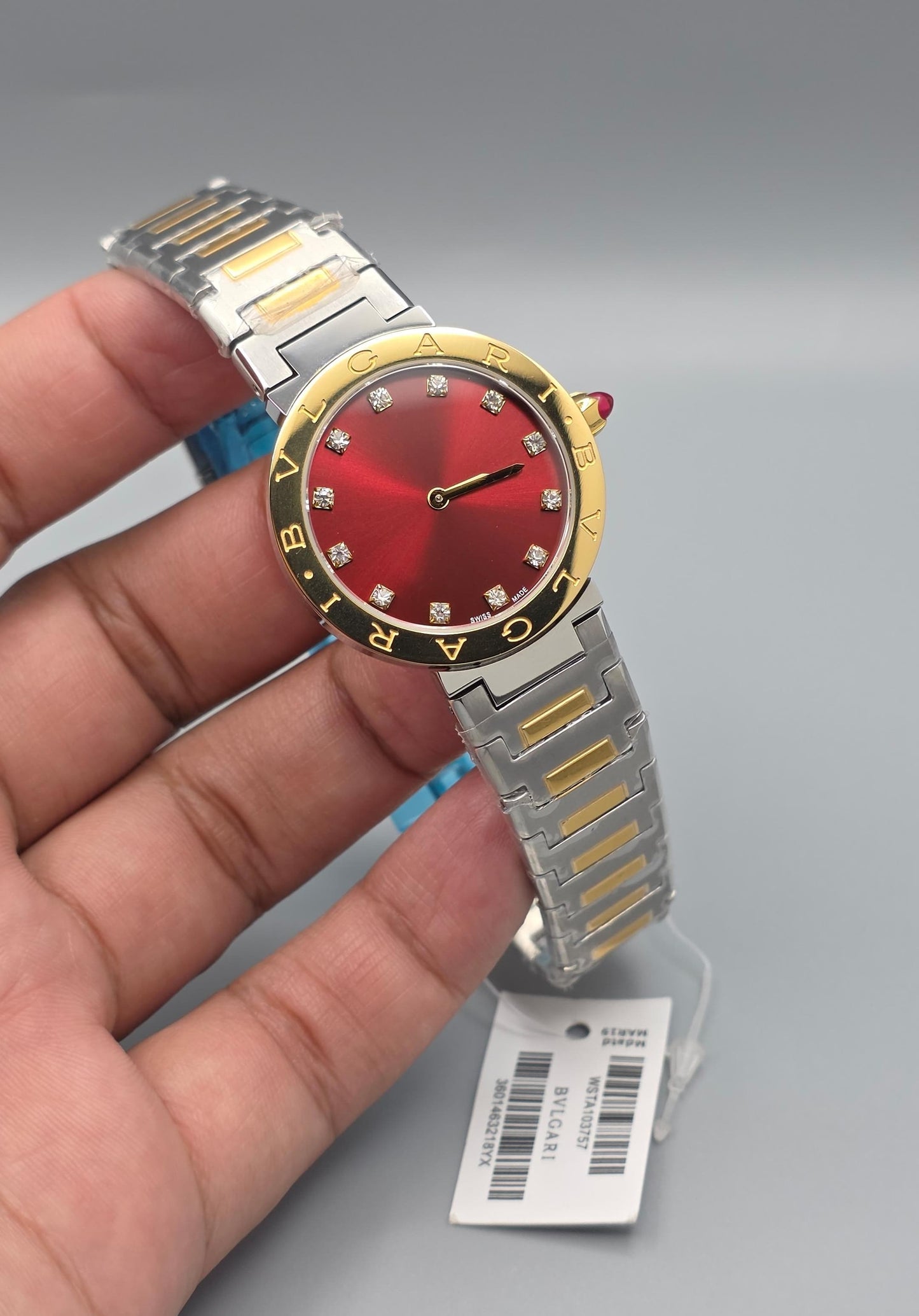 Luxury Two-Tone Ladies Watch – Red Dial Edition