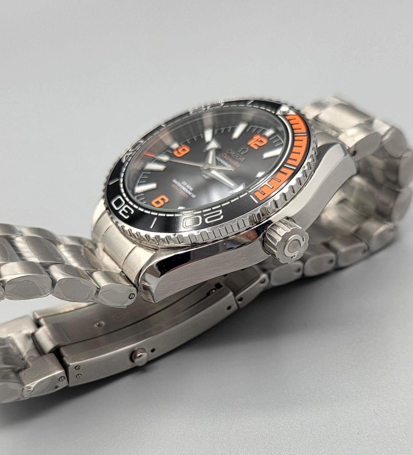 High Quality Luxury Branded Watch - Silver