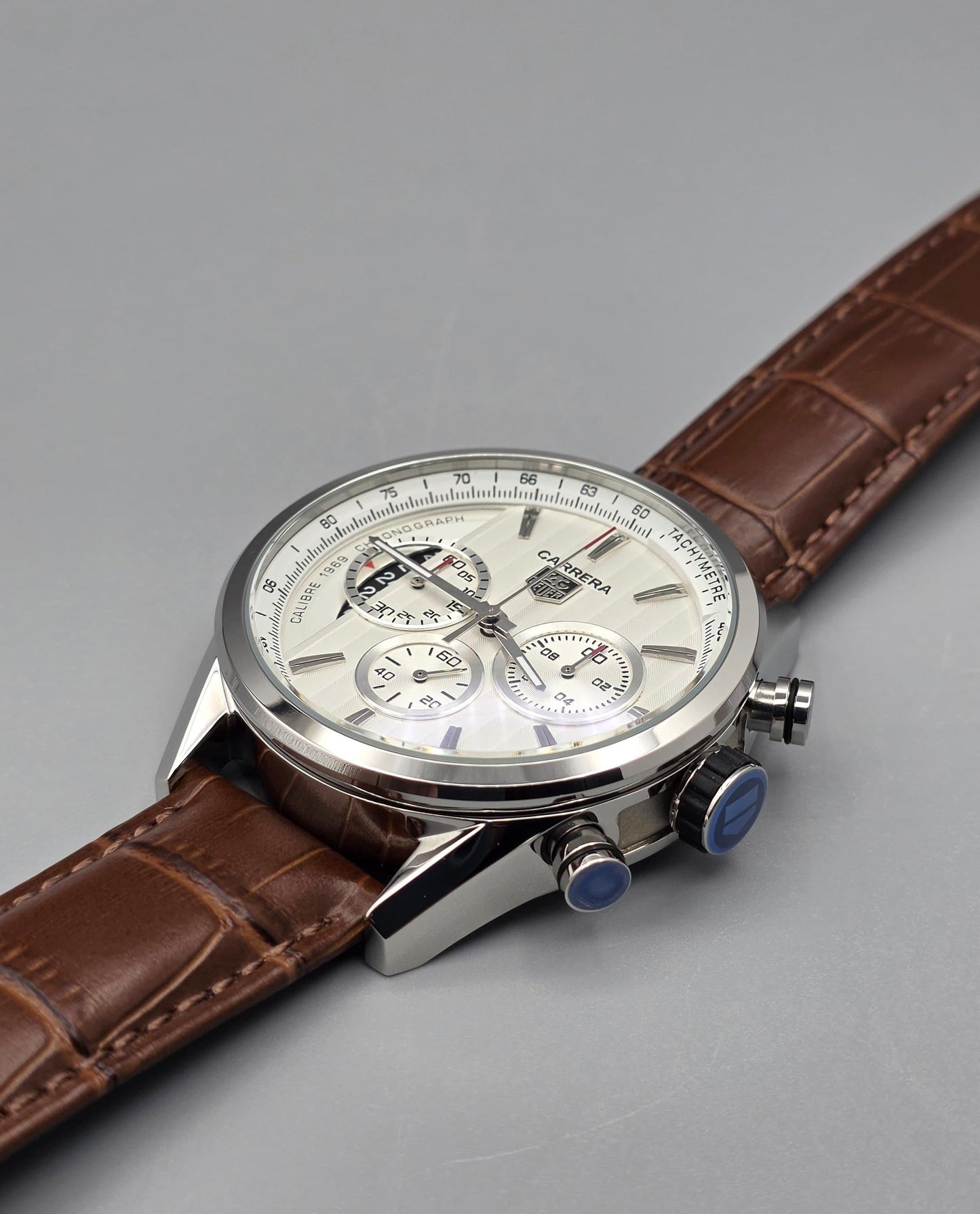 Luxury Steel Chronograph Watch – Elegant Edition