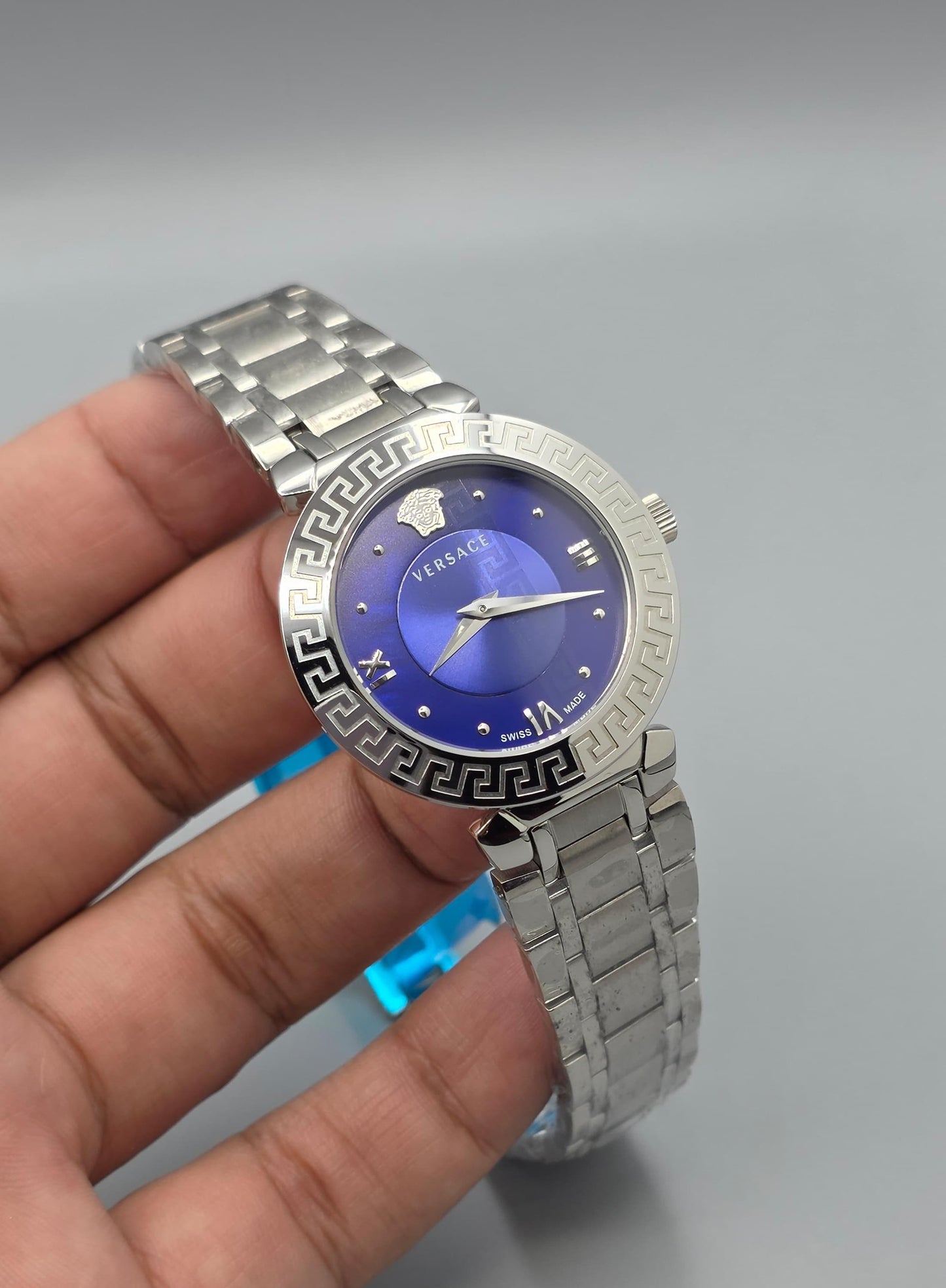 Luxury Blue Dial Classic – Silver Edition