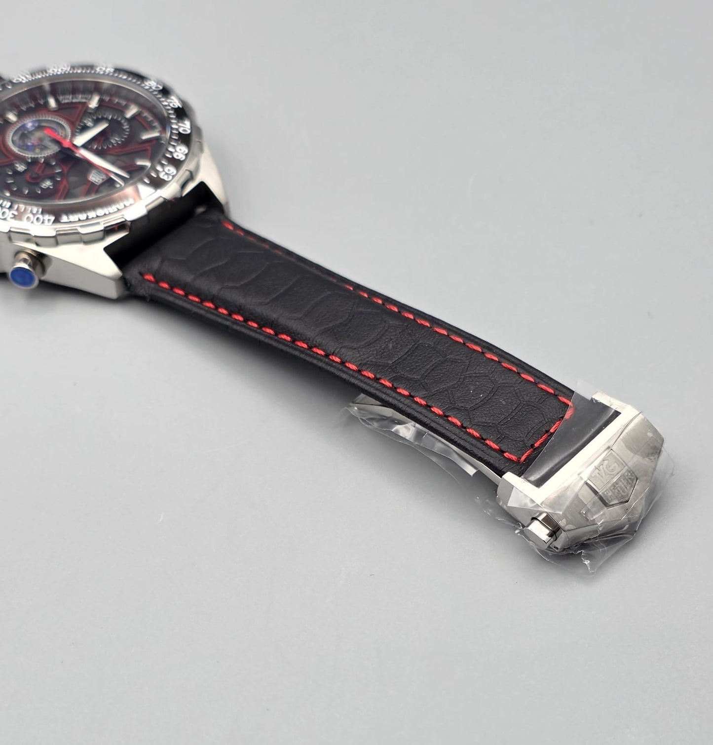 Luxury Sport Chronograph Watch – Black & Red Dial