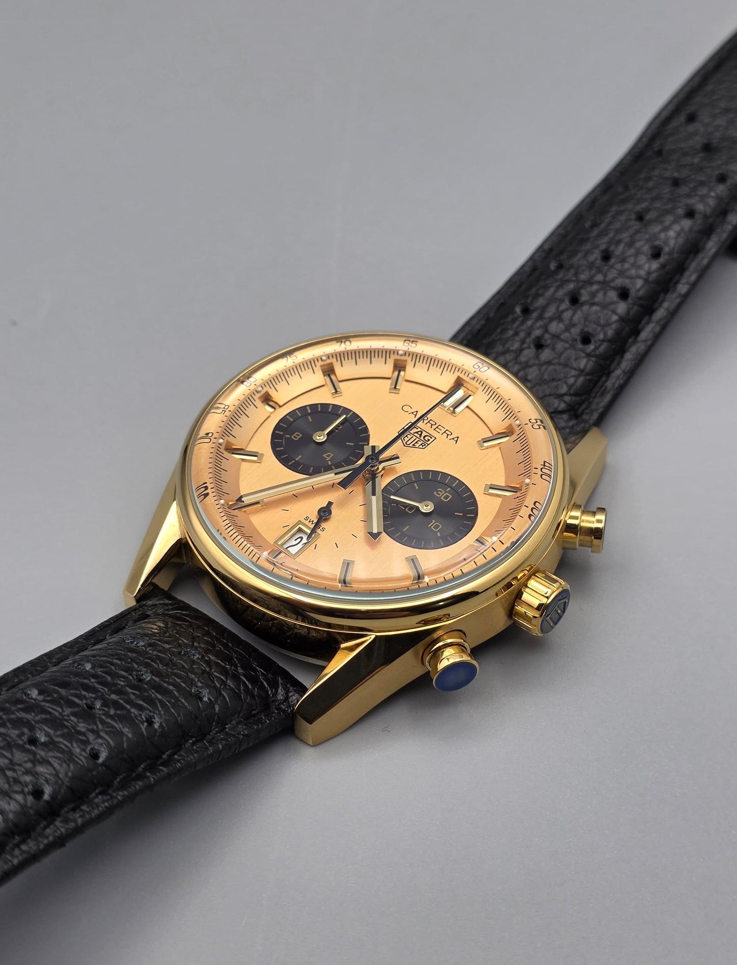Luxury Classic Chronograph Watch – Gold Dial Edition