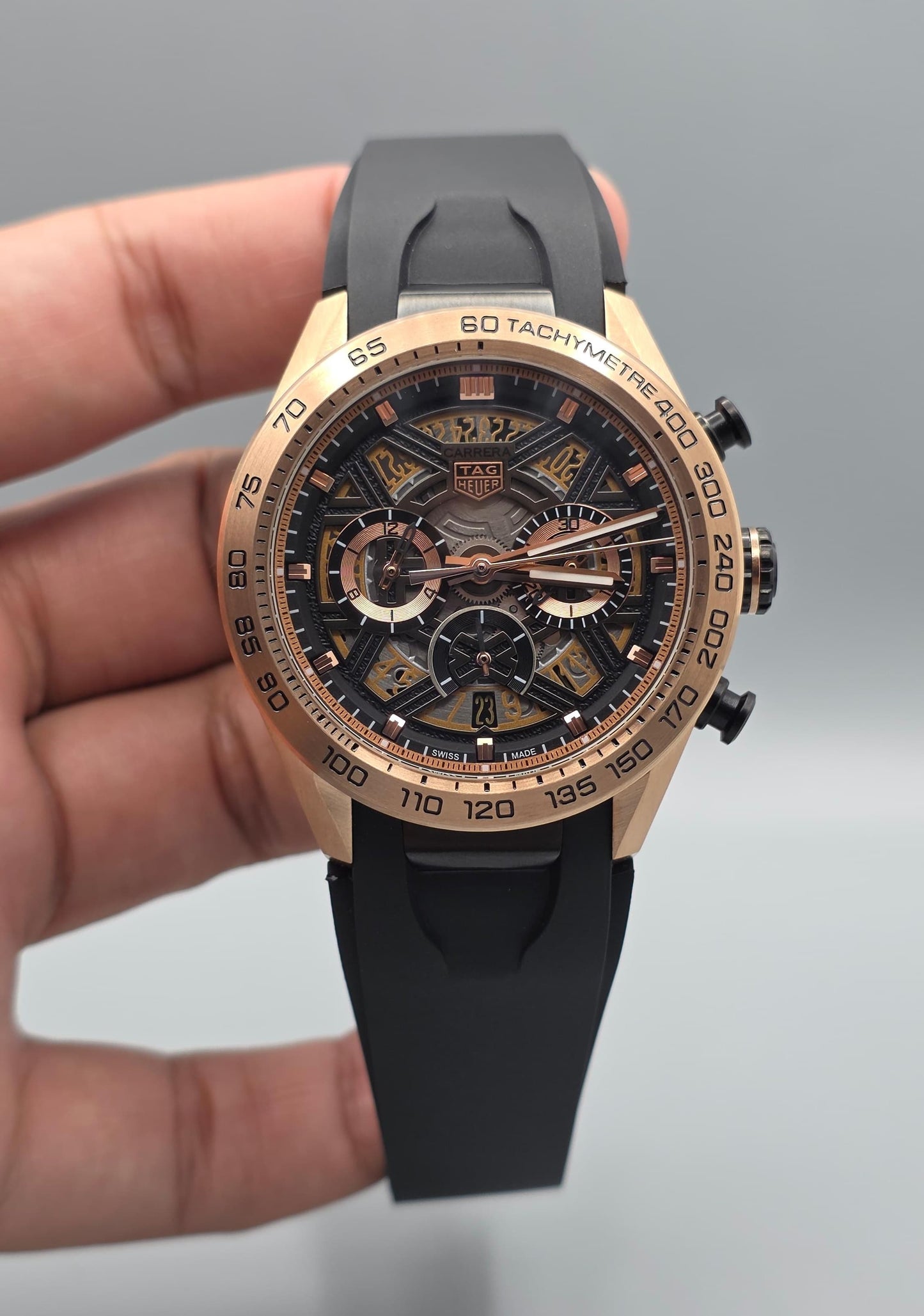 Luxury Chronograph Watch – Rose Gold Edition