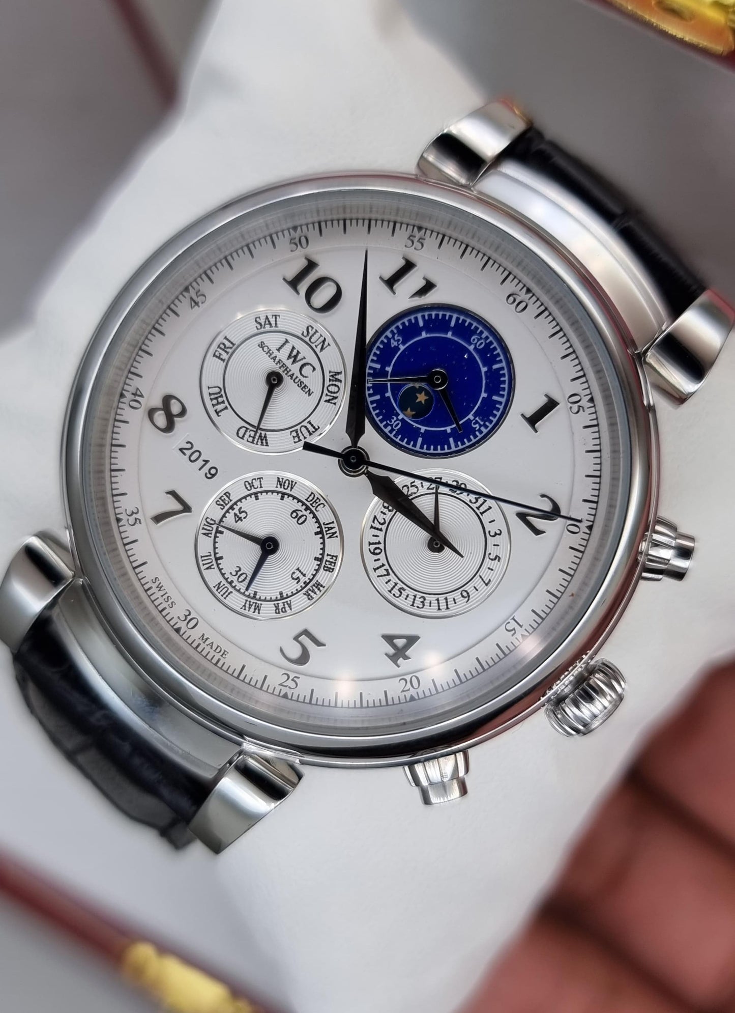 High Quality Luxury Branded Watch - Silver