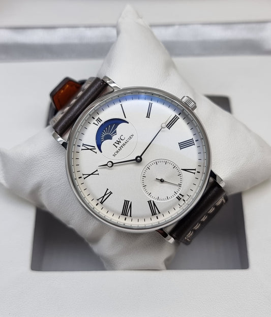 High Quality Luxury Branded Watch - Silver
