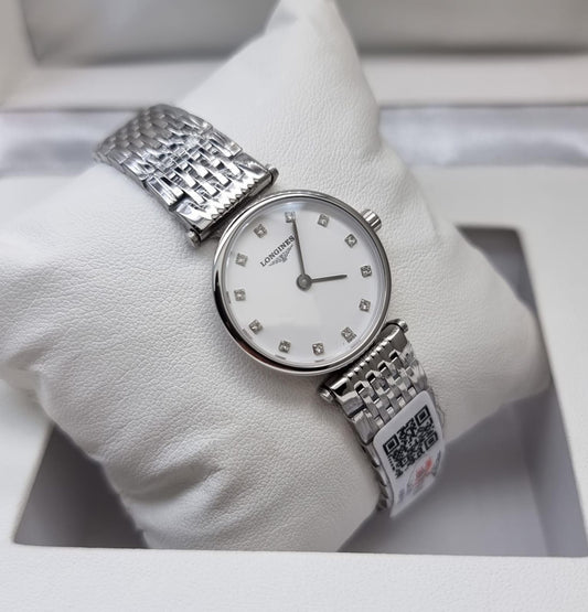 High Quality Luxury Branded Watch - Silver