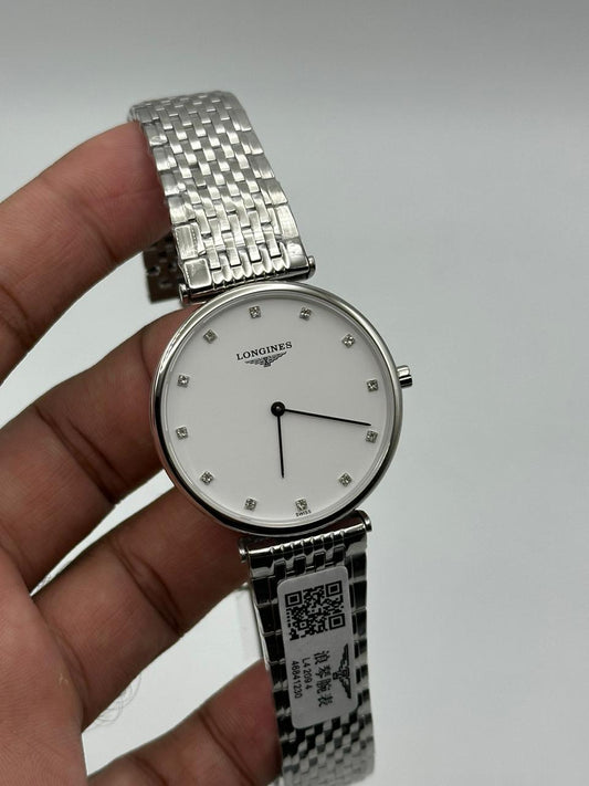 High Quality Luxury Branded Watch - Silver