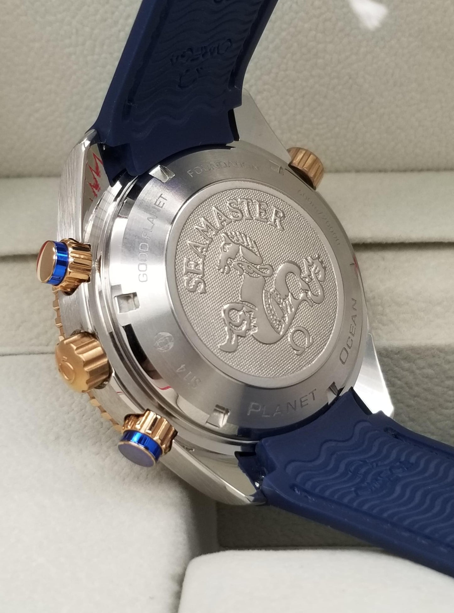 High Quality Luxury Branded Watch - Silver